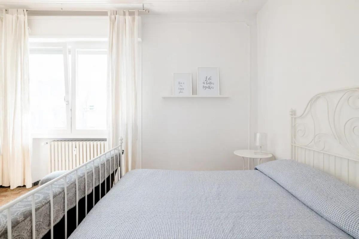 Apartamento Spaziosa Matrimoniale Nel Centro Di Módena Exterior foto